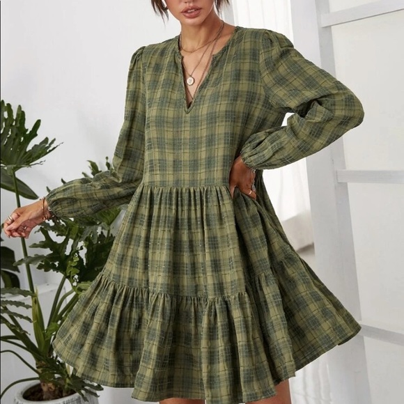 Plaid ruffle hem lantern sleeve blouse plum - Picture 4 of 16